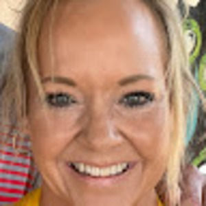 Meet your Posher, Leslie